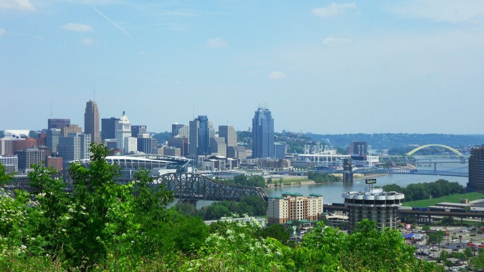 77881973 cincinnati skyline